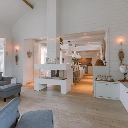 بيت للعطل Beautiful And Spacious House With Swimming Pond Sauna And Garden كوكسيجدي
