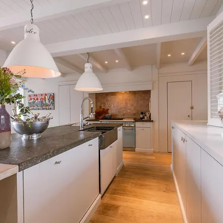 Beautiful And Spacious House With Swimming Pond Sauna And Garden بيت للعطل كوكسيجدي