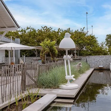 Beautiful And Spacious House With Swimming Pond Sauna And Garden بيت للعطل